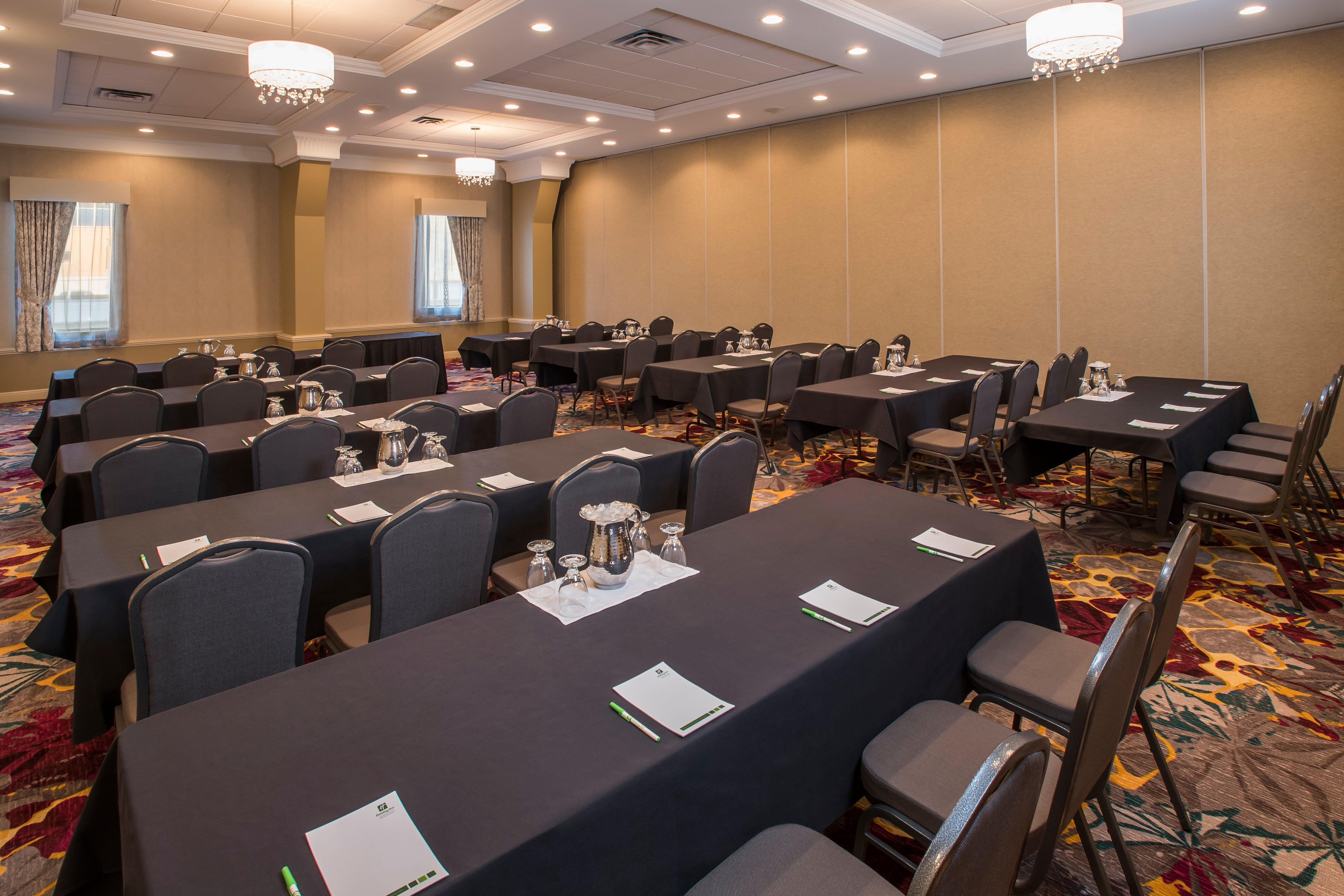 Holiday Inn Conference Centre Edmonton South By Ihg Exterior photo