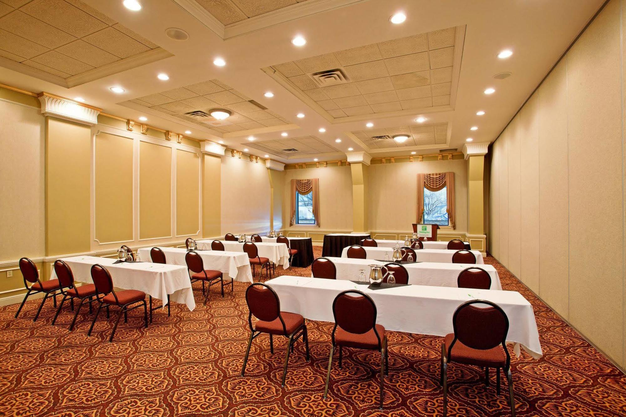 Holiday Inn Conference Centre Edmonton South By Ihg Exterior photo