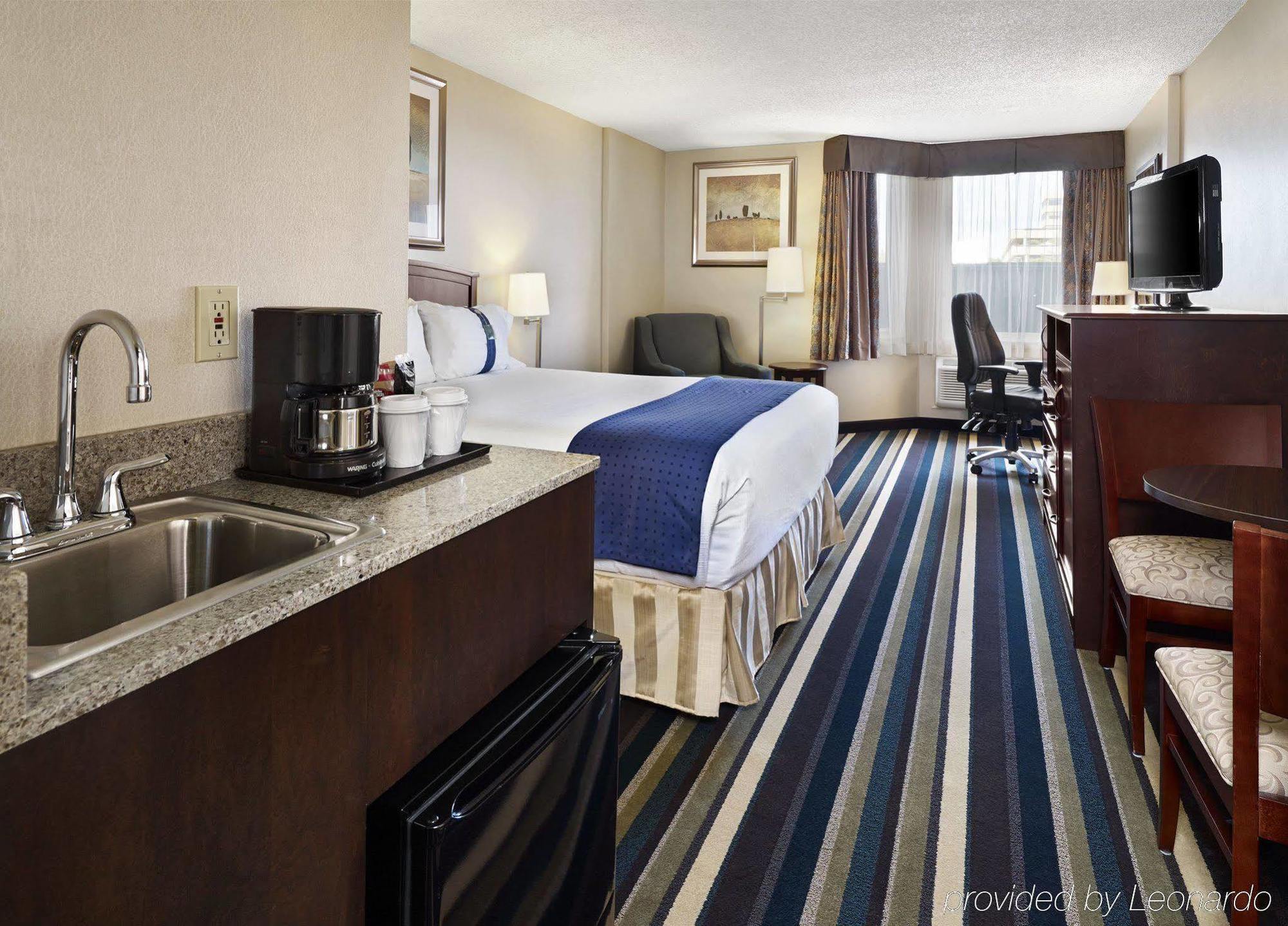 Holiday Inn Conference Centre Edmonton South By Ihg Exterior photo