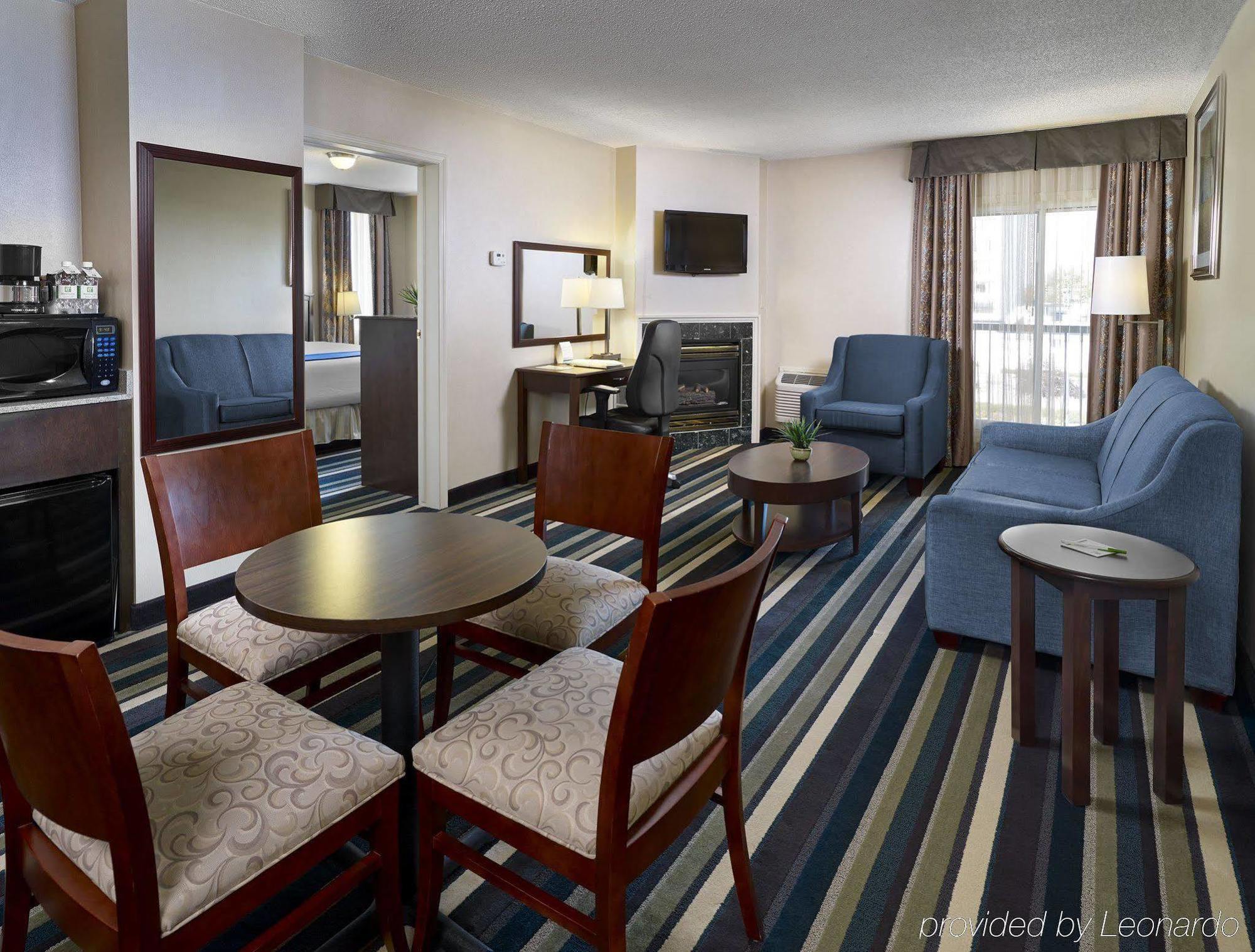 Holiday Inn Conference Centre Edmonton South By Ihg Exterior photo