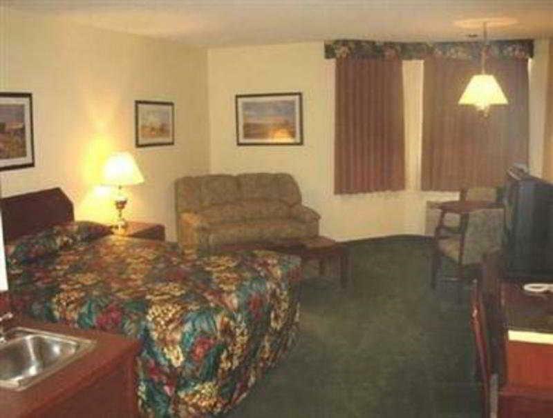 Holiday Inn Conference Centre Edmonton South By Ihg Room photo